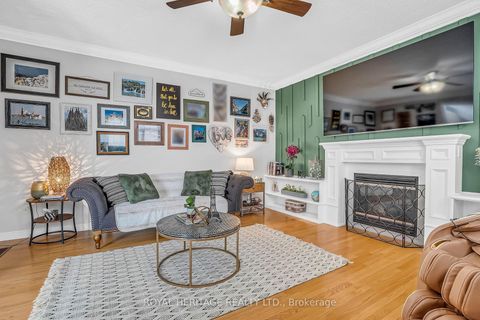 Photo 17 at 846 Hanmore Court, Pinecrest, Oshawa