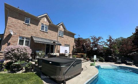 Photo 46 at 846 Hanmore Court, Pinecrest, Oshawa