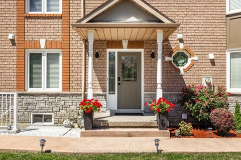 Photo 2 at 2 Michelle Drive, East Woodbridge, Vaughan