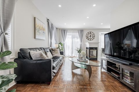 Photo 6 at 2 Michelle Drive, East Woodbridge, Vaughan