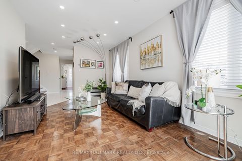 Photo 9 at 2 Michelle Drive, East Woodbridge, Vaughan