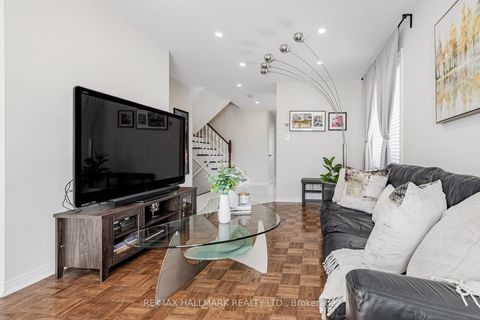 Photo 11 at 2 Michelle Drive, East Woodbridge, Vaughan