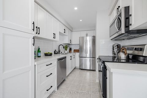 Photo 19 at 2 Michelle Drive, East Woodbridge, Vaughan