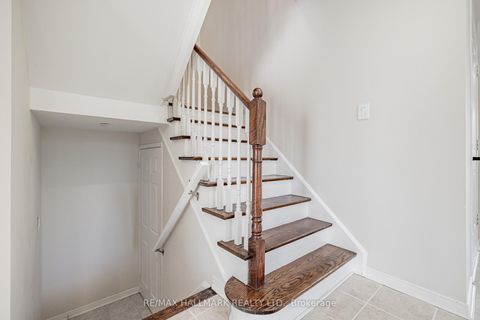 Photo 21 at 2 Michelle Drive, East Woodbridge, Vaughan