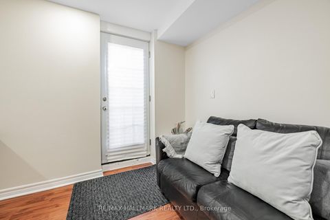 Photo 33 at 2 Michelle Drive, East Woodbridge, Vaughan