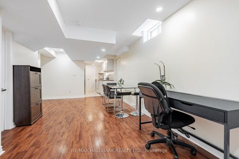 Photo 36 at 2 Michelle Drive, East Woodbridge, Vaughan