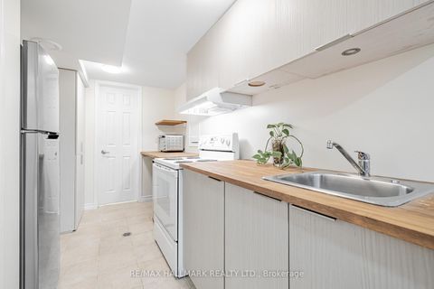 Photo 39 at 2 Michelle Drive, East Woodbridge, Vaughan