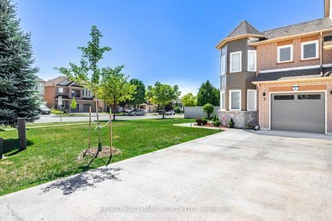 Photo 45 at 2 Michelle Drive, East Woodbridge, Vaughan