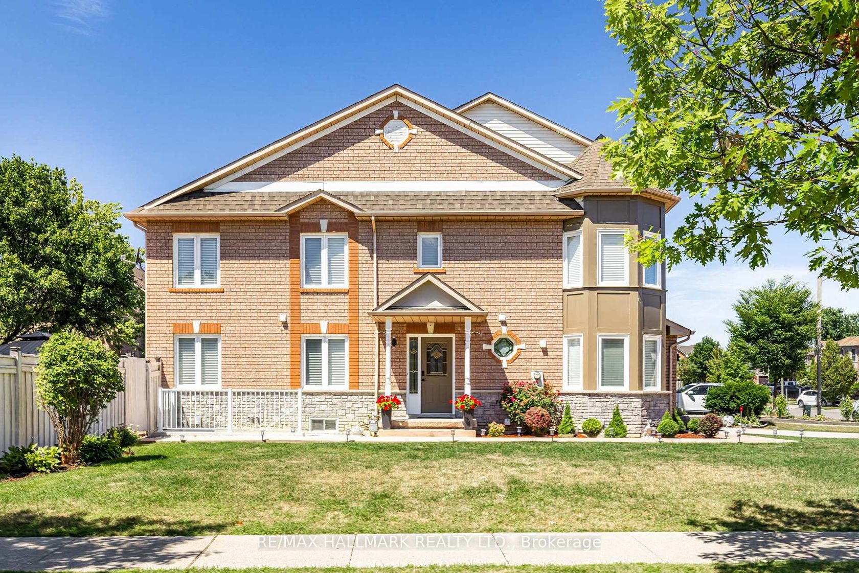 2 Michelle Drive, East Woodbridge, Vaughan 