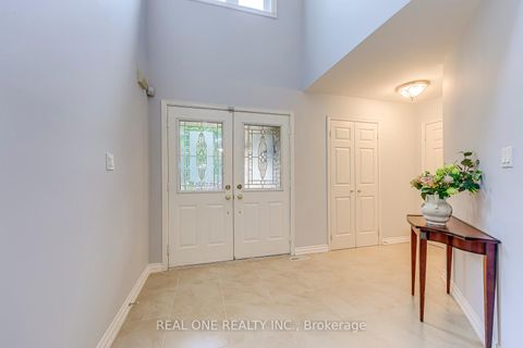 Photo 4 at 1237 Woodview Drive, GA Glen Abbey, Oakville