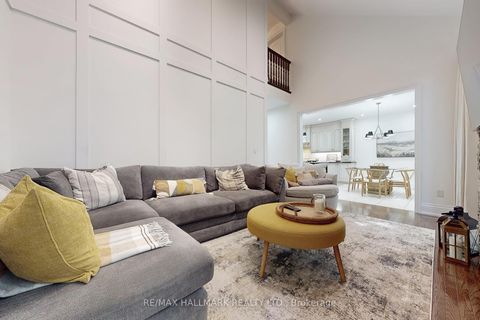 Photo 11 at 83 Via Borghese Street, Vellore Village, Vaughan