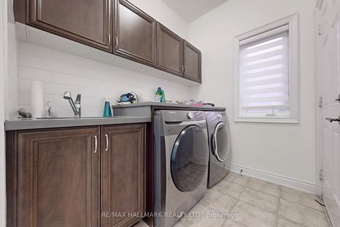 Photo 17 at 83 Via Borghese Street, Vellore Village, Vaughan
