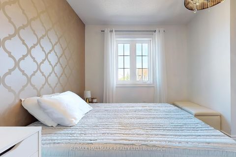 Photo 31 at 83 Via Borghese Street, Vellore Village, Vaughan