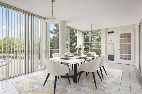 Photo 10 at 417 - 30 Harding Boulevard W, North Richvale, Richmond Hill