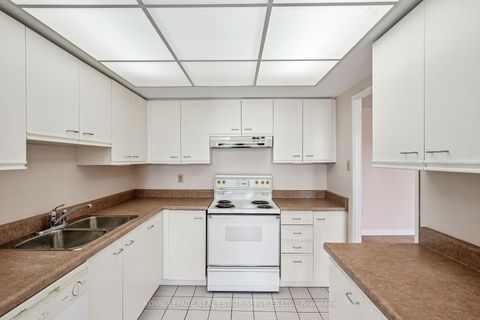 Photo 15 at 417 - 30 Harding Boulevard W, North Richvale, Richmond Hill