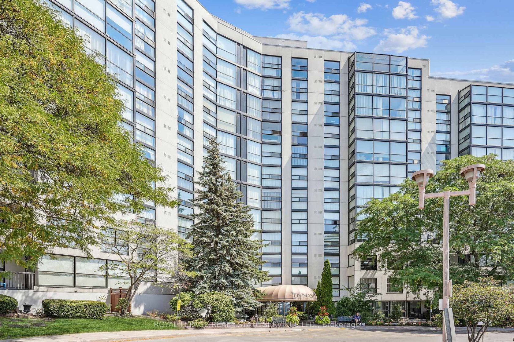 417 - 30 Harding Boulevard W, North Richvale, Richmond Hill 