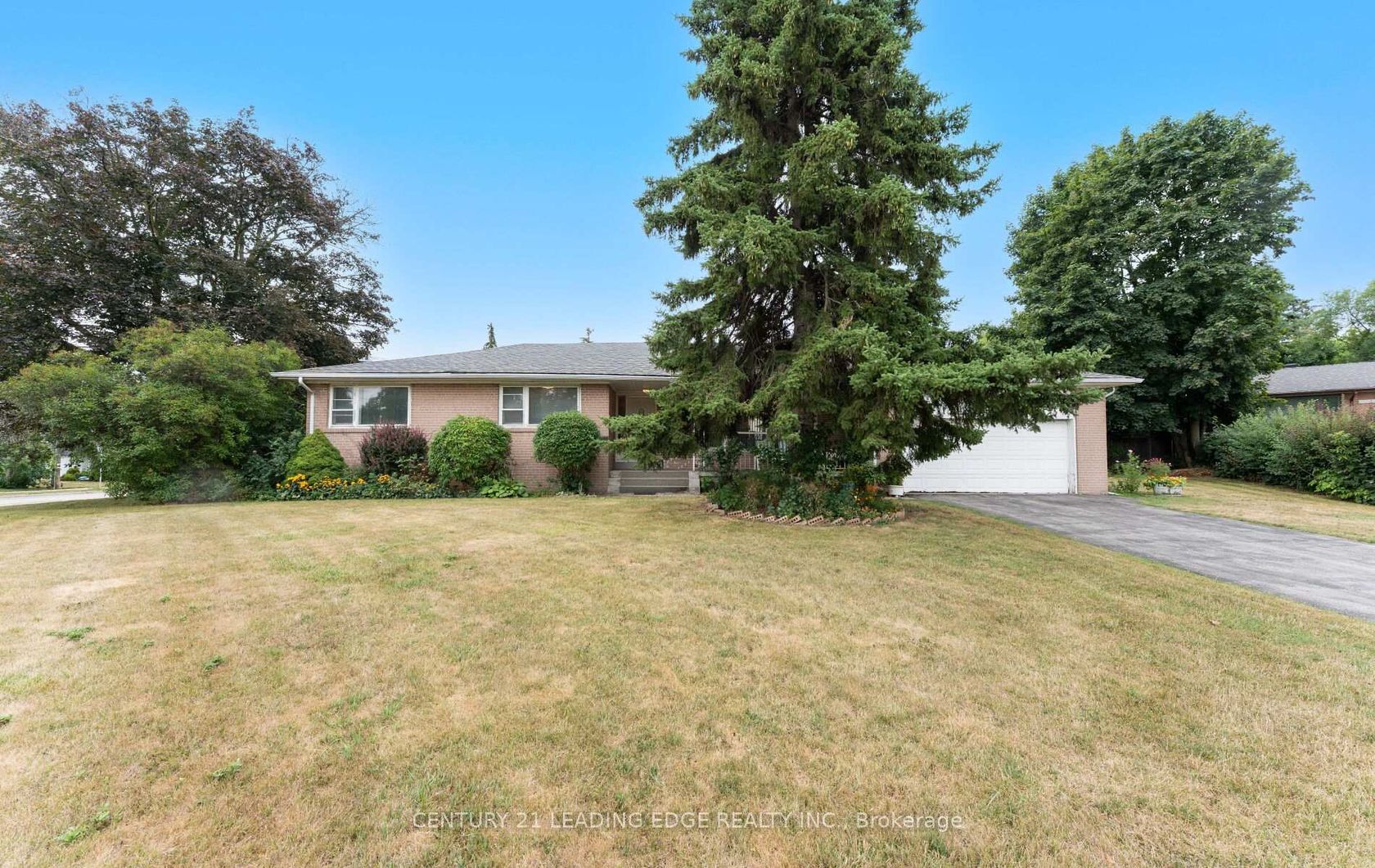 24 Burbank Drive, Bayview Village, Toronto 