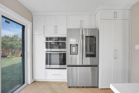 Photo 14 at 125 Elmcrest Road, West Deane, Toronto