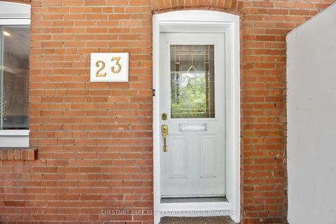 Photo 4 at 23 Edith Drive, Eglinton, Toronto