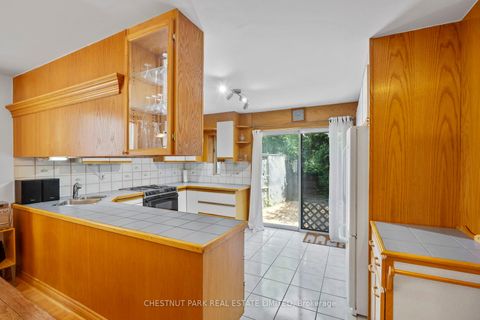 Photo 13 at 23 Edith Drive, Eglinton, Toronto