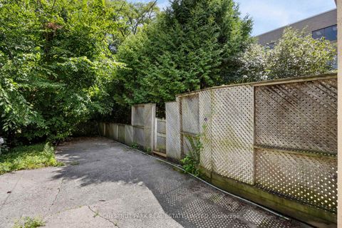 Photo 35 at 23 Edith Drive, Eglinton, Toronto