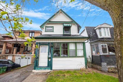Photo 1 at 43 King Edward Avenue, Lumsden, Toronto