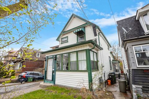 Photo 3 at 43 King Edward Avenue, Lumsden, Toronto