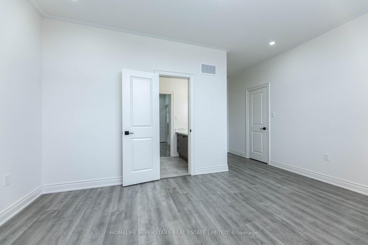 Photo 32 at 211 Granite ridge Trail, Waterdown, Hamilton