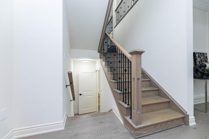 Photo 33 at 211 Granite ridge Trail, Waterdown, Hamilton