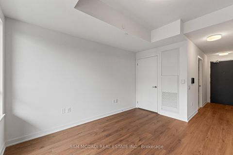 Photo 10 at 819 - 395 Dundas Street, GO Glenorchy, Oakville