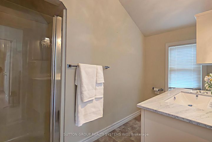 Photo 17 at 2232 Queensway Drive, Freeman, Burlington