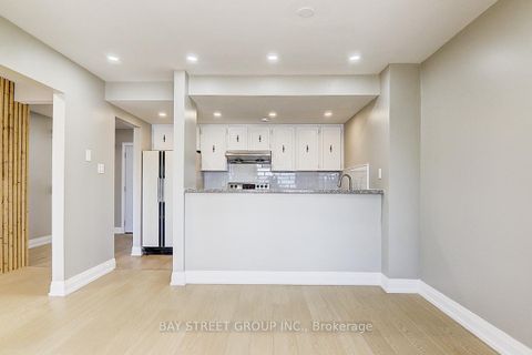 Photo 3 at 17 Newdawn Crescent, Agincourt North, Toronto