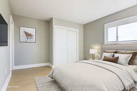 Photo 12 at 17 Newdawn Crescent, Agincourt North, Toronto