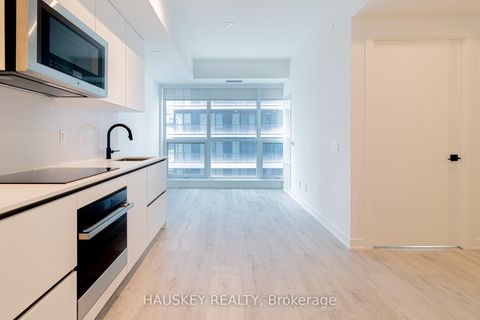 Photo 2 at 3004 - 327 King Street W, Waterfront Communities C1, Toronto