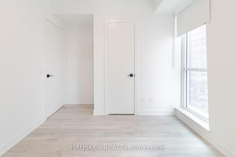 Photo 9 at 3004 - 327 King Street W, Waterfront Communities C1, Toronto