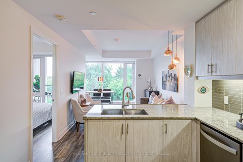 Photo 6 at 318 - 9618 Yonge Street, North Richvale, Richmond Hill