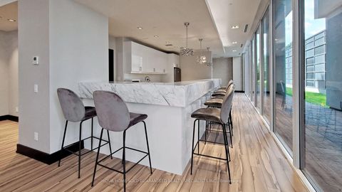 Photo 24 at 318 - 9618 Yonge Street, North Richvale, Richmond Hill