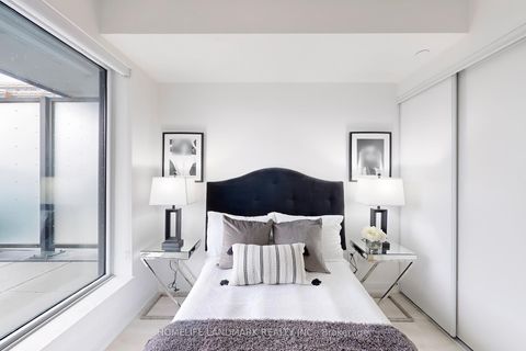 Photo 17 at 717 - 8 TIPPETT Road, Clanton Park, Toronto