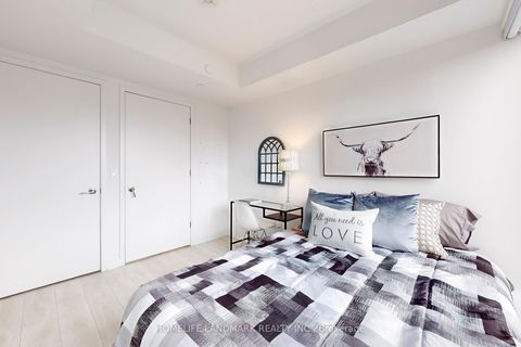 Photo 23 at 717 - 8 TIPPETT Road, Clanton Park, Toronto