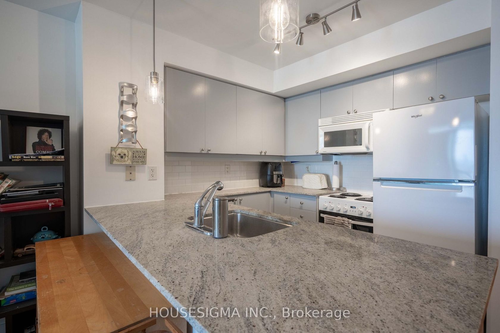 1805 - 50 Lynn Williams Street, Niagara, Toronto  by Loree Meneguzzi Real Estate 1805 - 50 Lynn Williams Street, Niagara, Toronto