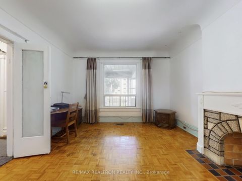 Photo 4 at 54 Grace Street, Bellwoods, Toronto