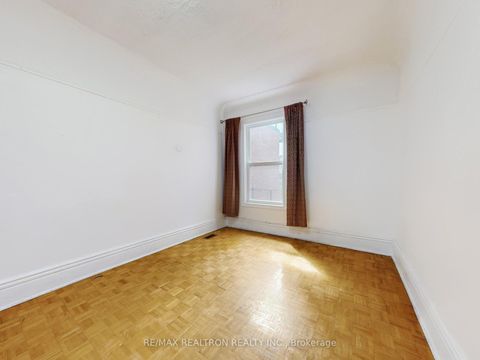 Photo 8 at 54 Grace Street, Bellwoods, Toronto