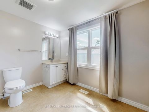 Photo 11 at 54 Grace Street, Bellwoods, Toronto