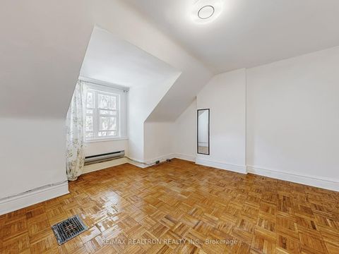 Photo 30 at 54 Grace Street, Bellwoods, Toronto