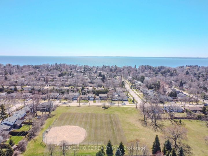 Photo 1 at 310 Tuck Drive, Shoreacres, Burlington