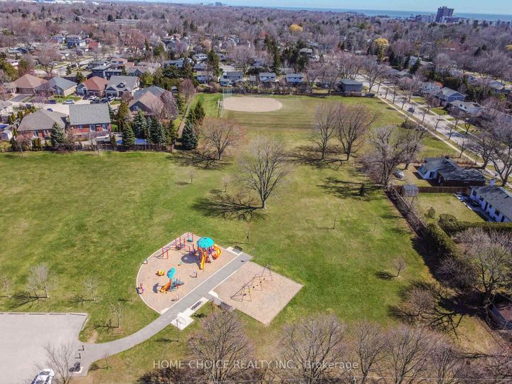 Photo 2 at 310 Tuck Drive, Shoreacres, Burlington