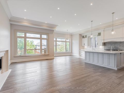 Photo 8 at 36A Elm Grove Avenue, Oak Ridges, Richmond Hill