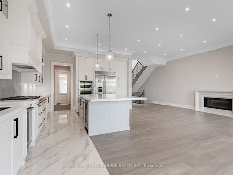 Photo 12 at 36A Elm Grove Avenue, Oak Ridges, Richmond Hill
