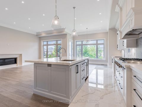 Photo 14 at 36A Elm Grove Avenue, Oak Ridges, Richmond Hill