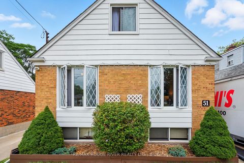Photo 4 at 51 Elfreda Boulevard, Birchmount, Toronto